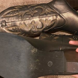 Brown cow girl boots